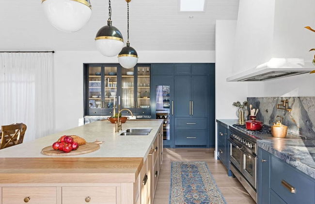 Muskoka Luxe Retreat With Pool Spa Fire Pit - Photo 6