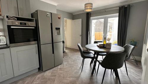 3 bed house in Risca - Foto 2