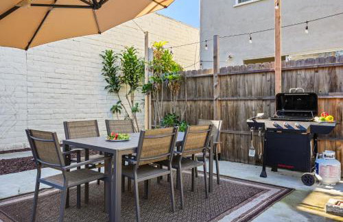 Belmont Shore Getaway with Hot Tub and Firepit - Foto 25