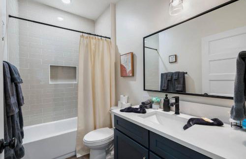 Luxury Stay Heated Pool and Hot Tub Fenced Yard - Foto 45