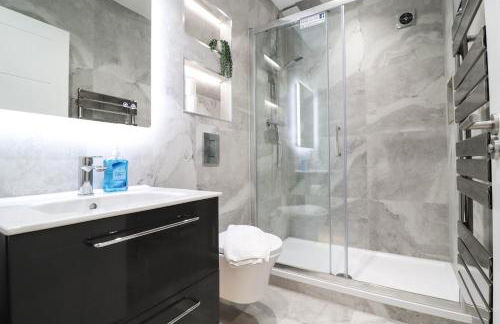 Modern 1-Bed Apartment in Buckinghamshire with Free WiFi, Parking & Garden - Foto 57