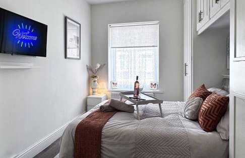 Chic Charming Classic 3bed w Ensuite - Pontypridd - Foto 43