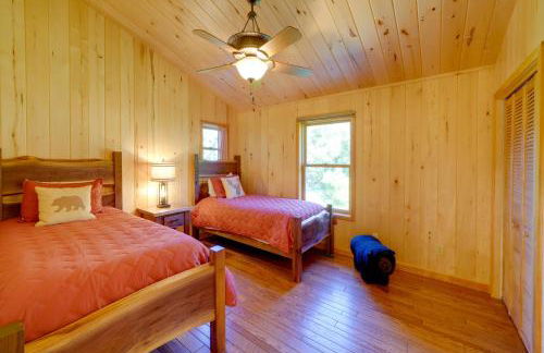 Riverfront West Virginia Cabin with Screened-In Deck - Foto 24