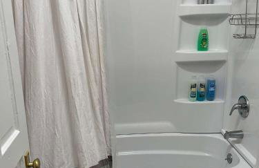 Cozy Home off Brady ST - Foto 38