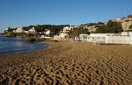 A 20 mt dal mare con ombrellone e sdraio in spiaggia - Foto 17