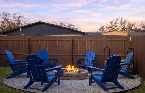 5-BD 2 5-BA Modern Retreat w Games & Hot Tub - Foto 4