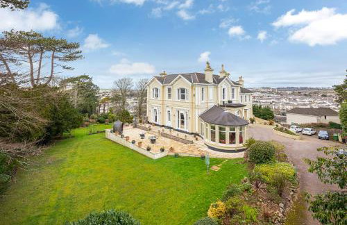 Stunning Apartment in Victorian Villa with Garden - Photo 34