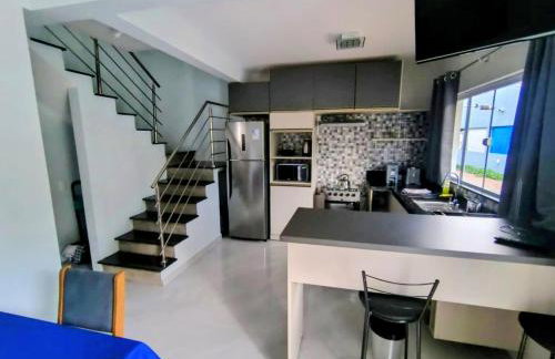 Sobrado a 4 min da Praia com Terraço e Churrasqueira - Foto 2