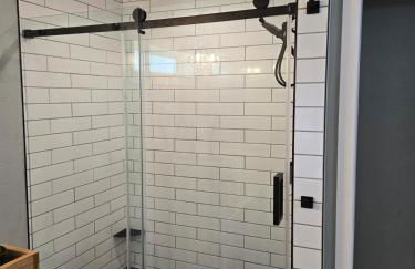 New Lux Cottage by Lake, King bed, Full Kit, Wi-Fi - Foto 36