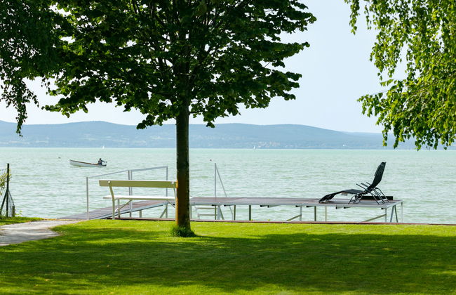 2 bedroom Apartment in Balatonlelle with garden and terrace - Photo 2