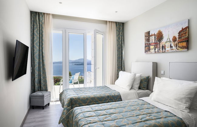 Villa Monte Leone by Konnect with Pool, Hot Tub, Spa Room & Stunning Seaview - Photo 3