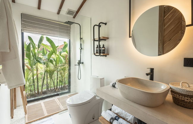 Udara by EVDEkimi - Spacious 4BR Pool villa with Lush garden at Artistic Center of Ubud - Foto 52