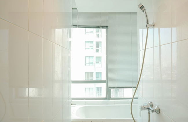 Homey with Private Lift 2BR Apartment at St. Moritz Puri near Mall - Foto 19