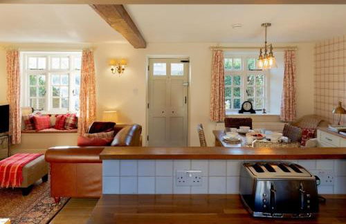 Jasmine Cottage - 2 Bedroom in Heart of Bourton! - Photo 58