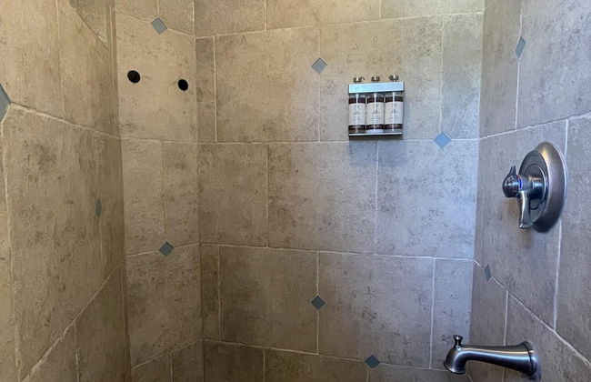 Kiss the Wave - Spacious 4BR 3BA w Pool hot tub - Foto 57