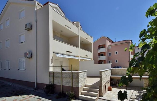 Remarkable 2-bed Apartment in Srima With sea View - Foto 1