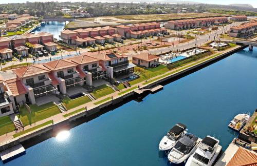 Casa em Condomínio Clube - Ar condicionado - Piscina - Foto 1