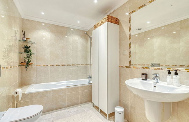 7 Boa Nova Immaculately Presented TWO Storey TOW - Foto 27