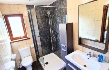 Lbtie Lodge with Two Private Hot Tubs - Fife - Loch Leven - Lomond Hills - Photo 37