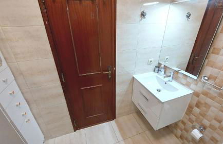 Enjoy Lisbon Cascais Sintra 1200 metres to metro blue line Sintra Rail line Free Parking - Photo 75