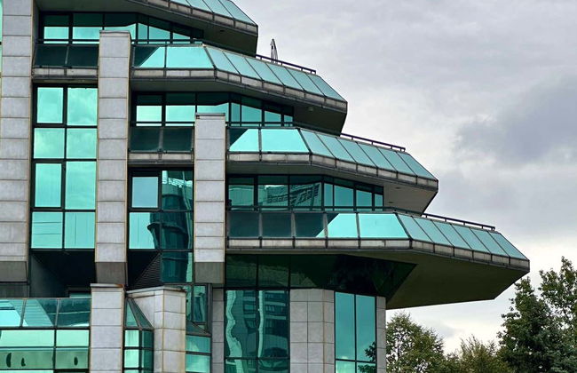 Visite sur le thème de l'architecture brutaliste en trottinette électrique - Photo 2