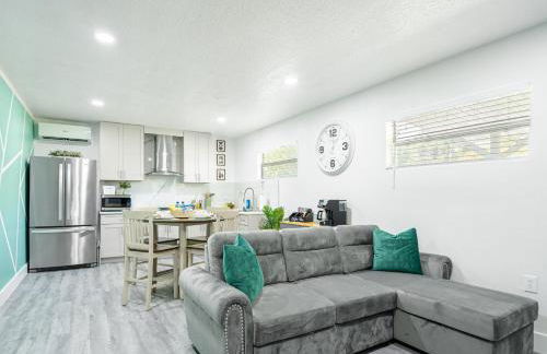 Dora's Haven Getaway-Cozy 1Bedroom with Boat or Camper Parking- Free - Foto 1