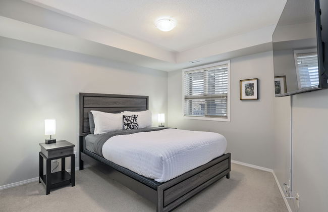 AMAZING 3Br Condo | Heated Pool & Hot Tub | Hm Theatre | Pool Table - Photo 3