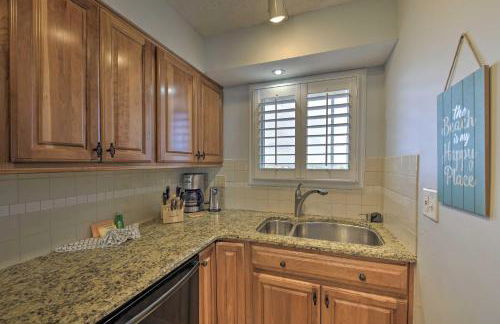 PCB Condo with Community Perks and Beach Access - Foto 10