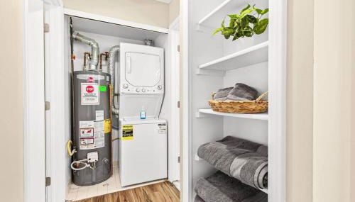 Spacious 1BR Flat, Workspace, King Bed - Foto 2