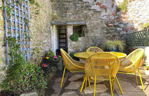 Quirky fisherman's cottage by the sea in Brixham - Photo 32