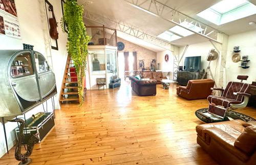 Superbe LOFT centre-ville - Sauna - parking privé -Clim- 1 à 10personnes - Foto 2