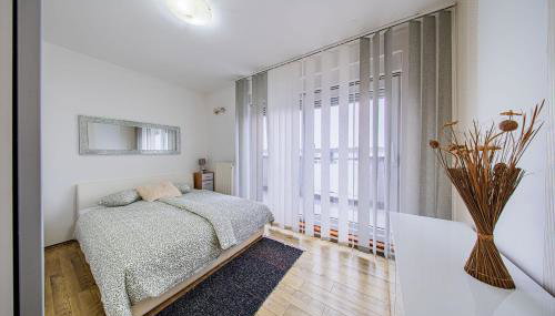 Flexible SelfCheckIns 203 - Zagreb - 2 Bedrooms - Loggia - Foto 2