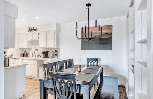 Modern Designed, Lakefront Home in Garland - Foto 11