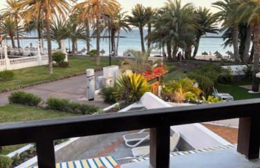 Seafront studio Camisón beach - Photo 1