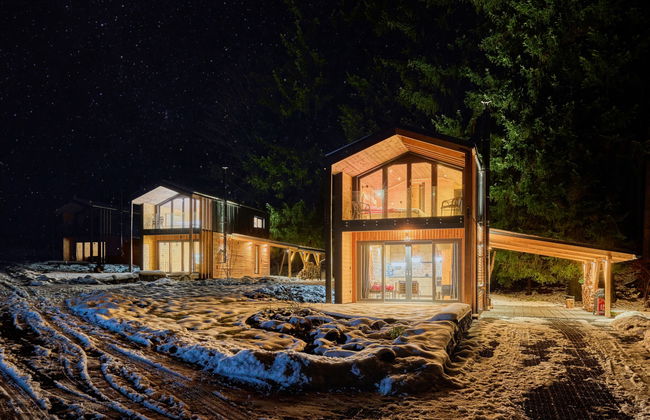 Luxe Timber Lodge & Relaxing Bath - Photo 44