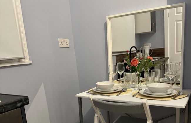 Studio - Sleeps 2 - Parking - Close to Paddington - Foto 6