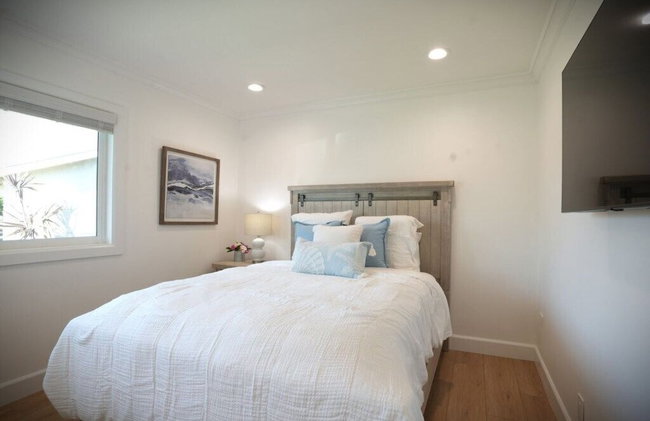 Awesome 5 Bedroom 3 Bath Pool Home With In-ground Jacuzzi - Foto 21