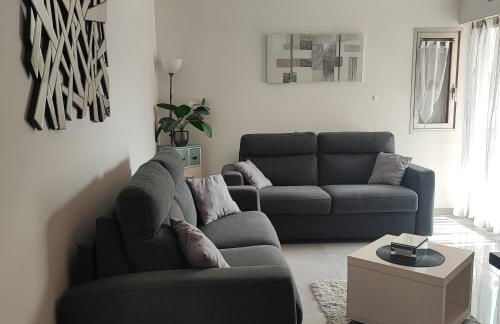 Studio au Centre-Port, Piscine, Clim & Plage à 300M - Foto 1