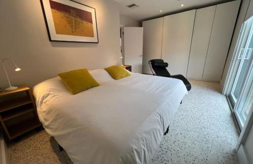 Cozy house close Brickell - Photo 24