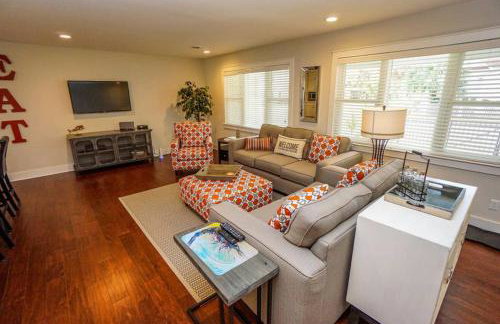 Beautiful, Modern Getaway in Historic Downtown Beaufort - Foto 8