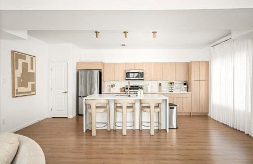 Resort-Style 3BR Ensuites, Slps7, Pool&, Gated, BBQ - Photo 29