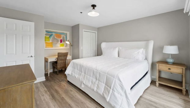 Beautiful PCB Condo w/ Pvt Balcony & Shared Pool - Foto 2, Habitación