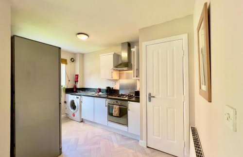Stylish City Apartment with Free Parking near Town - Foto 26
