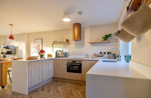 Luxury Stay, City Walk, Pool Table & Air Hockey, Garden, Parking, Business & Families - Oakview - Foto 15