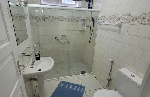 casa em rua tranquila a 200 metros do agito do Rio Vermelho e praia - Foto 21