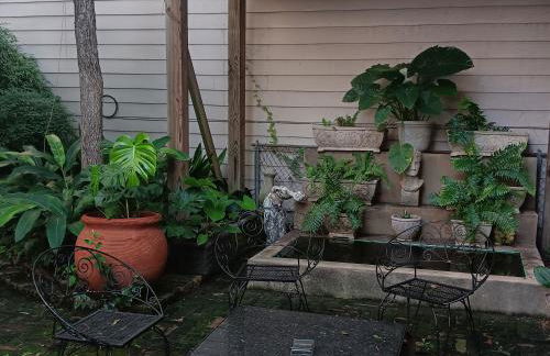 Refuge in the Heart of Montrose - Photo 19