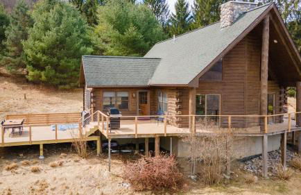 Secluded w/ Deck Views, Hot Tub, & Ping Pong Hudson in the Berks by Avantstay - Foto 84