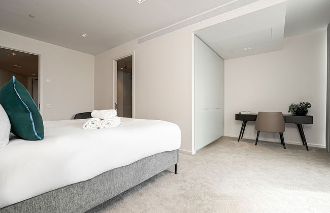 Stunning Three-bedroom Apartment on the River - Foto 8