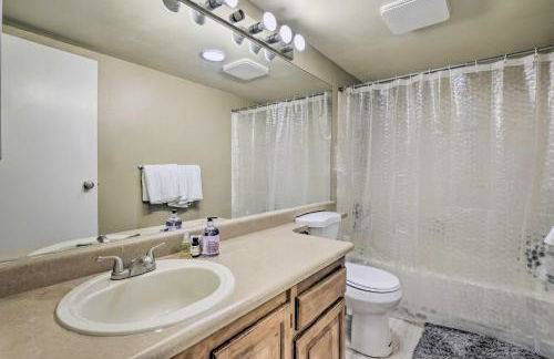 Heart of Seattles Suburbs! Family-Friendly Condo - Foto 31