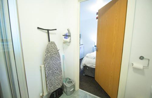 Close to City Centre 3-Bed Townhouse, Sleeps 7, Free Parking, Great Transport Links - Foto 23